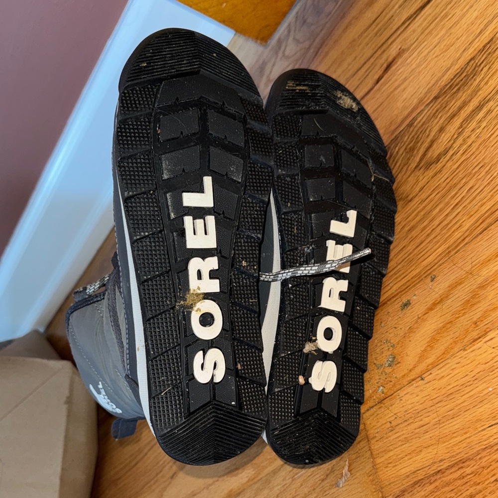 Sorel Gray and Black Winter Boots - Picture 4 of 4